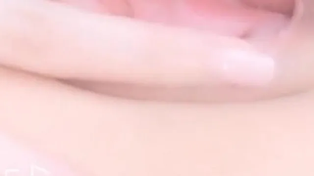 Fille vanille, déesse aux gros seins (renard à neuf queues) ~ L'infirmière du désir la réconforte dans le salon ~ Elle ne porte rien en dessous !!