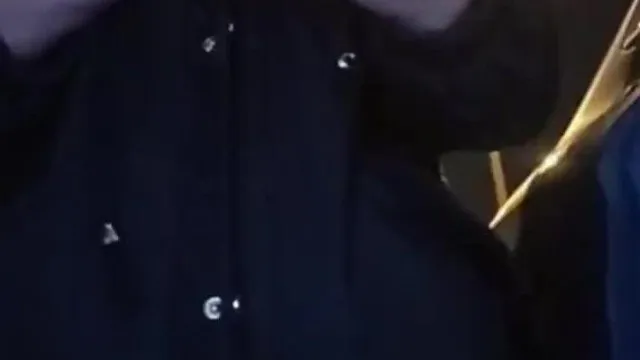 骚气主播路边停车等人上~终于等到看对眼的路人~直接上车激烈爆操~一鲍换一砲~