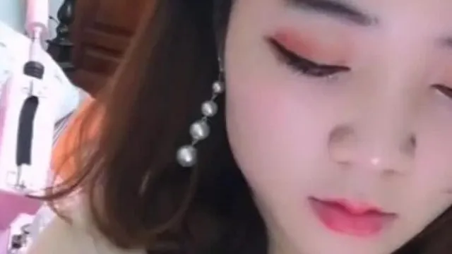 自舔头头~自插穴穴~淫浪专车399赶紧上车！！