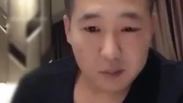 丰满少妇大战中国馆长 第一部 性爱直播啪啪啪