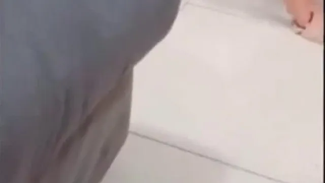 放假享受极品小女友服务！翘高高「暗示我快点进入…」 只好卖力做不停！