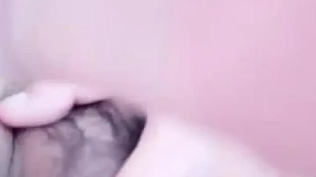 普段は優秀な看護師さんだけど、家ではオーラルセックス大好きなドスケベ妻だったとは。