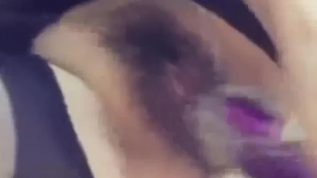萌鹿鹿自拍热舞~ (5) 超大按摩棒自插自爽~黑丝袜致命诱惑~