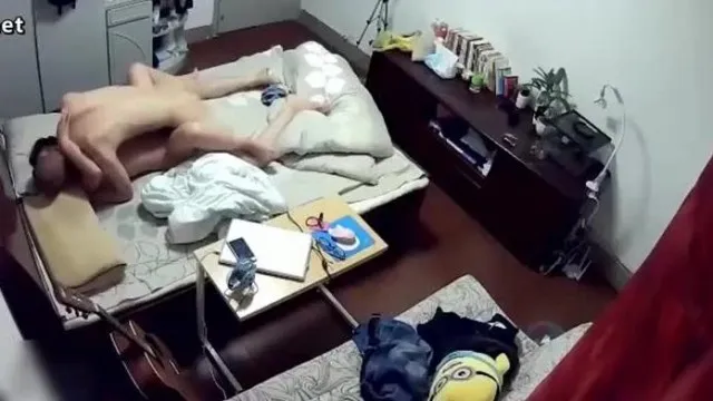 Calvo se folla duro a putita en casa de alquiler 2