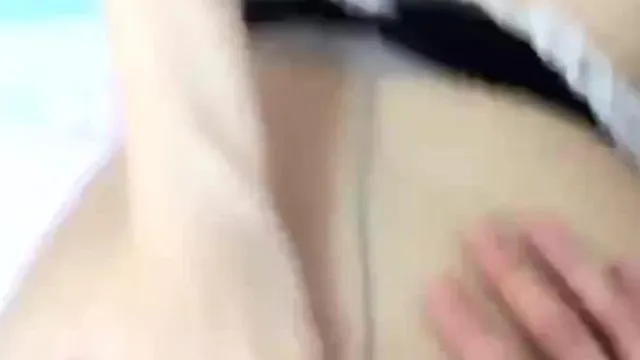 Belle présentatrice vêtue de vêtements sexy et ayant des relations sexuelles avec des fans diffusée en direct en haute définition en mandarin