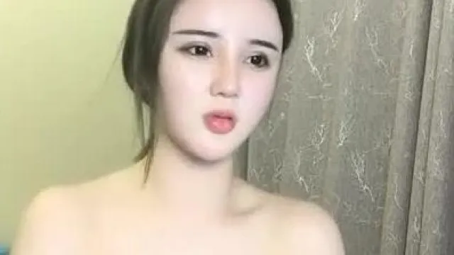 白皙大奶网红脸妹子【性感零零】露奶乳摇跳蛋自慰，网袜丁字裤跳蛋震动嫩穴，很是诱惑喜欢不要错过