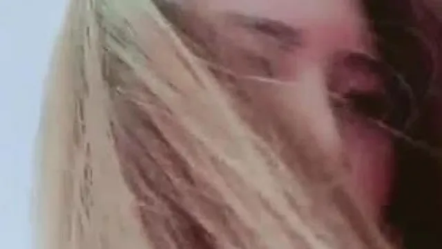 小可爱平台(原卡哇伊)颜值不错美女妖女雯雯直播大秀 身材不错激情自慰 十分诱人