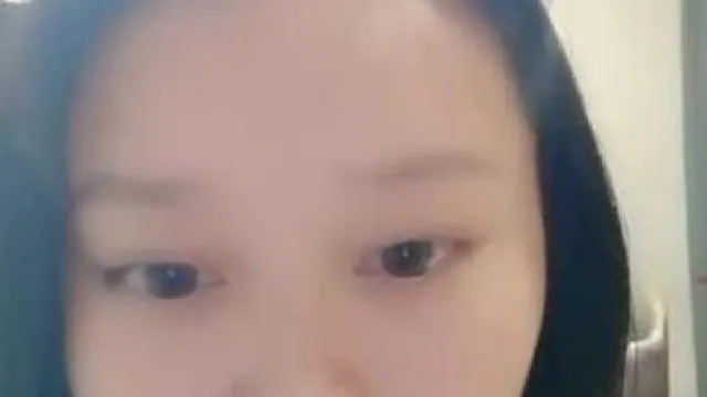 丰满身材坚挺超大巨乳妹子诱惑 露出奶子扭动身体掰开逼逼特写非常诱人 很是诱惑喜欢不要错过