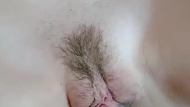 颜值不错苗条白皙妹子双人啪啪秀近距离特写JJ摩擦逼逼抽插射精在外面很是诱惑喜欢不要错过
