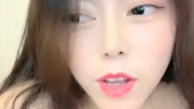 小可爱平台(原卡哇伊)高颜值御姐美女主播1024收费大秀身材也非常棒激情大秀十分诱人