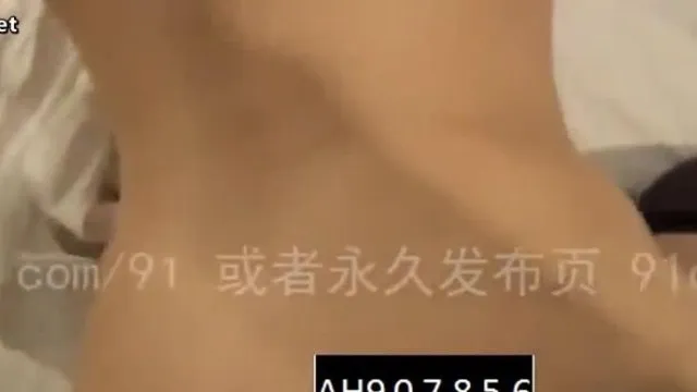 这样张开的洞 ，根本是要我对她内射!