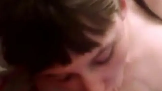 女友睡到一半被射醒！还超听话用嘴帮我清乾净