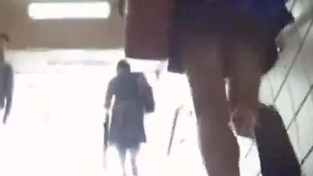 南韓地鐵尾隨抄底偷拍09