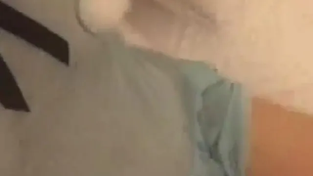 La celebrità di Internet dal seno grande Tsundere and Cute ha grandi abilità a letto! Giocare da solo con i giocattoli e prendere l'iniziativa di cavalcarli: anche mangiare sembra bello--4