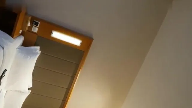 清纯的学院嫩模酒店制服大尺度自拍超诱惑