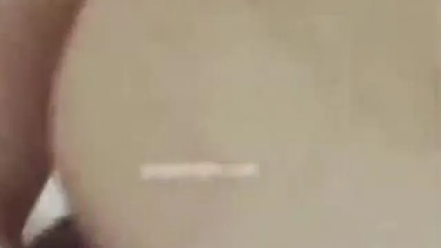La pequeña y traviesa celebridad de Internet realiza una maravillosa representación de la visita a domicilio de un maestro y de tener relaciones sexuales con el maestro en casa sin ningún padre.