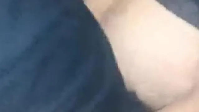 母女俩KTV约啪社会小哥,老妈40多岁风韵犹存,小哥有点恋母,后入爆艹熟妇