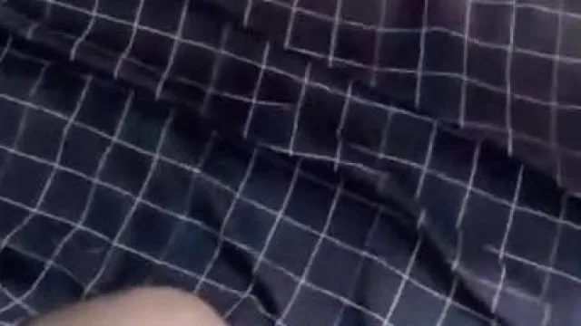 Милая дамочка с лучшей фигурой и красивой внешностью трахает подругу большим членом в постели + секс на природе, минет, секс и кримпай - часть 2