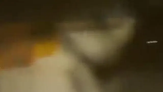 窗外近距离偷窥隔壁租房在超市上班的小妹洗澡这身材没说的这天然美乳像整出来的