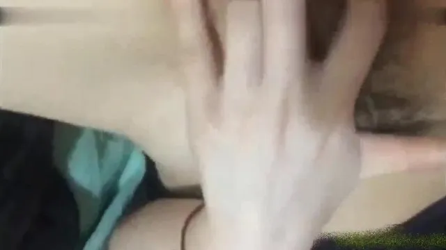 微信附近约啪学院派长发美女学妹口活温柔细腻小蛮腰无套啪啪啪