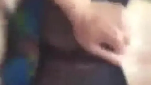 老公上班去~骚气主妇把小王约来儿子的游戏间啪啪啪~