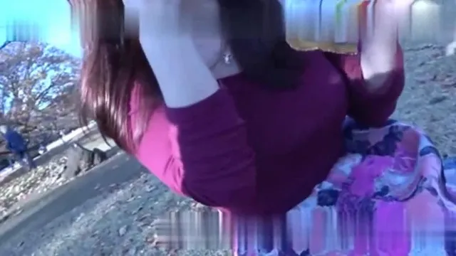 Le dernier selfie amateur du site de réseau social CR d'une beauté aux gros seins de 19 ans qui a des relations sexuelles avec un homme riche de deuxième génération lors d'un pique-nique dans le parc et qui s'expose à avoir des relations sexuelles dans des toilettes publiques
