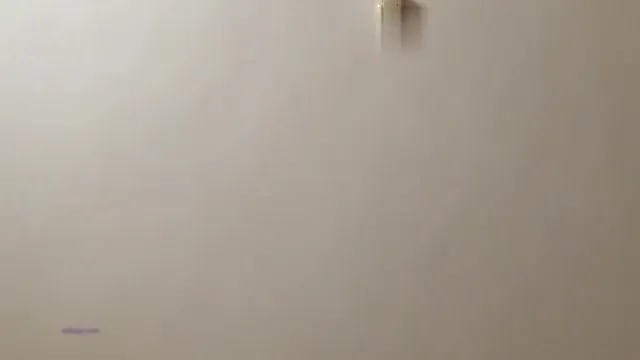 女友水嫩漂亮的美女闺蜜勾搭了一个多月发了不少红包终于假期约到酒店啪啪