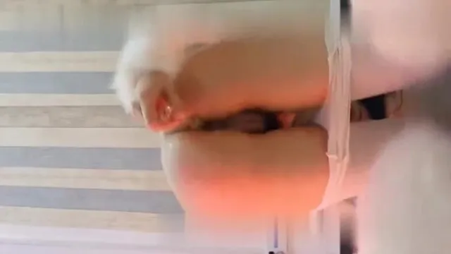 高跟制服网袜小淫女黄瓜玩淫穴 幻化白丝狐妖玩弄骚浪美穴 弄的骚穴淫水湿哒哒 极致诱惑 好想操她