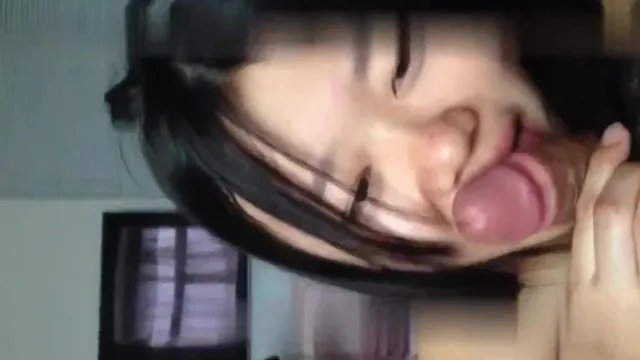 小情侣性爱日常流出女生很开放口交舔脚被插