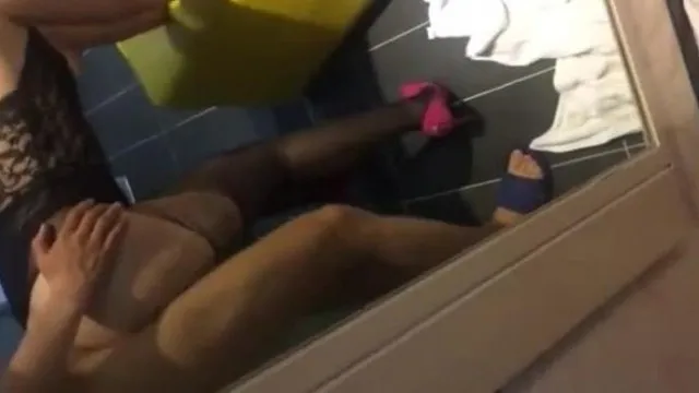 约内衣店老板娘