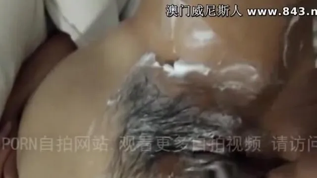 蒙D   0476  刮毛现场