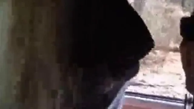 老经验的司机这样都能开....