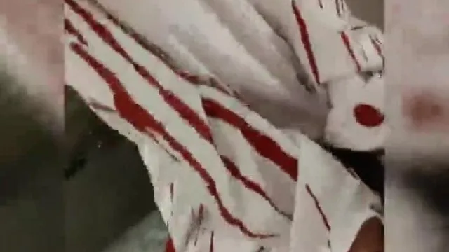 (SW0035) Edição especial de Halloween Monkey King vs. Mulher com roupas de sangue realmente usa uma faca para realizar a moagem de leite de soja na vida real