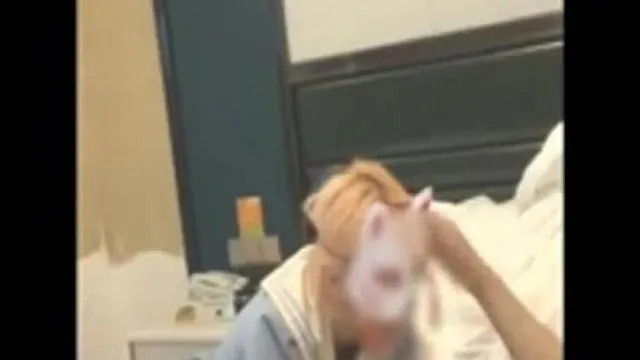 Jk制服白絲學妹足交口爆