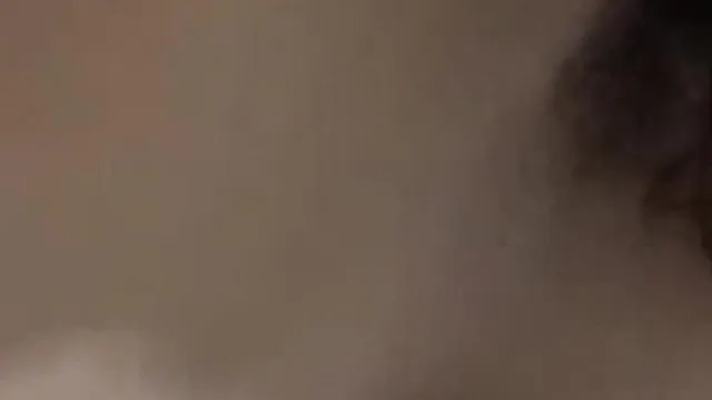 小さなふしだらな女の口はとても快適です