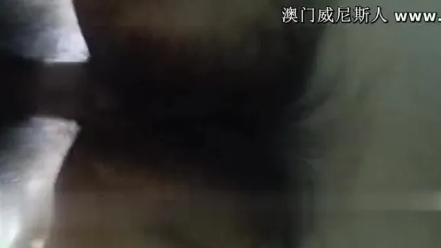 0335后入骚货2，阴唇被干翻了
