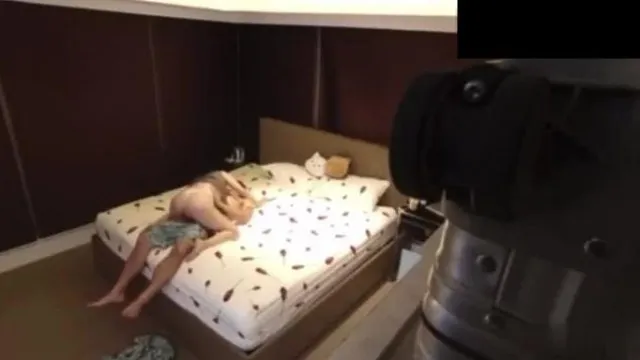 婚礼门事件!!婚礼直接把偷情证据公诸于世!!!!!看视频中偷得火热!!爱的浓烈~这婚也不用结了!!