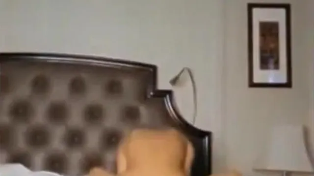 迷人小妖精~極品模特兒為了多賺一點賺到床上~