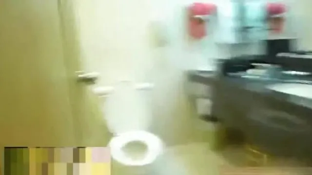 洋土豪东莞嫖妓~选了两个高素质美女玩双飞!!