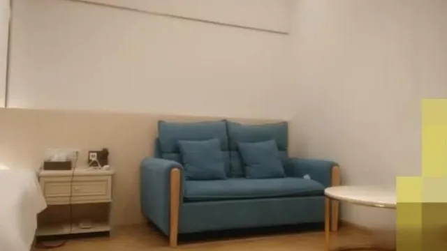 午夜探花 老哥约了个高颜质的苗条长腿妹子开房~猛到妹子都怀疑他吃药了!!