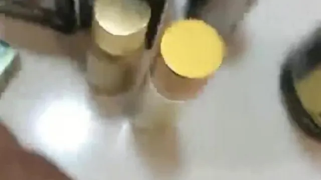 勾引外卖小哥的骚妹子~口交骑乘大力猛操~呻吟娇喘非常诱人~