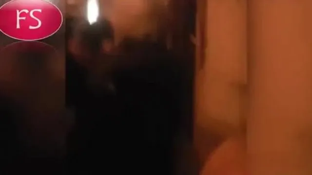 [欧美] 这些妓女和嫖客被抓到后...竟被迫裸体游街走回警局