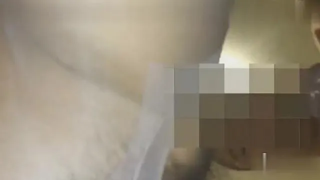 91大鸡巴名人重金约战外围女模小茜太猛了好多淫水肏的妹纸淫声不断眼神迷离最后瘫软在床上不动了