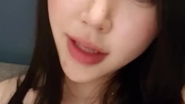 [韩国] 黑长直主播露出绝世美背~爹爹们想舔~