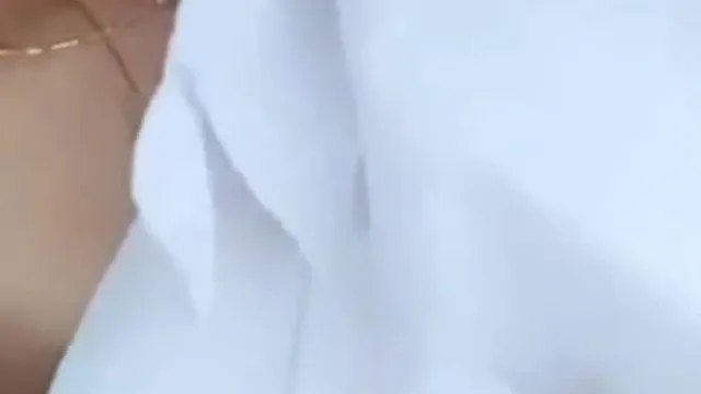妹子和炮友野外车震草到妹子吃不消