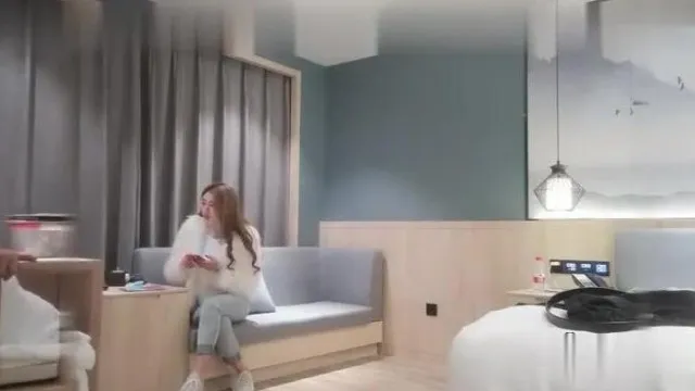 胖男老哥约了个高质量纹身妹子啪啪 抠逼口交大力猛操一直呻吟非常诱人