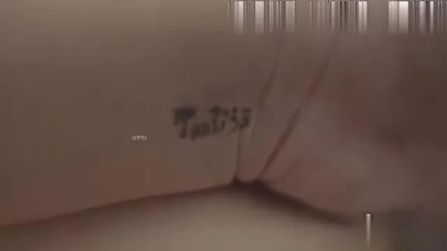 屌哥酒店约啪阿谀多姿体型丰满的美女富姐啪啪,三角区阴毛性感,逼逼层层包裹精致