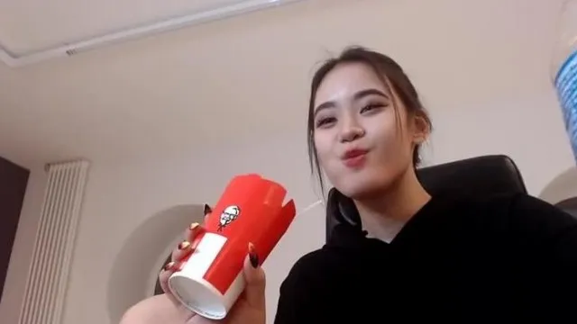 [欧美] Li Chang Show~脱衣吃播有爹爹想看吗？0127-3