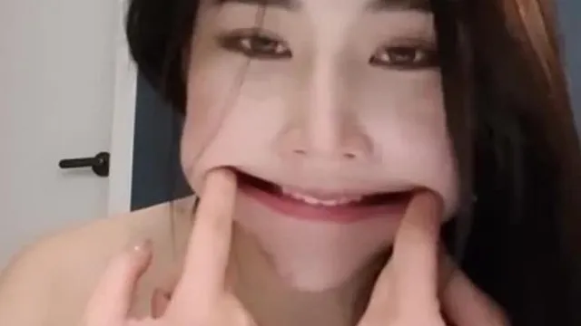 [韩国] 大姐姐脱光光~有点甜又不会太甜~她的奶我可以~