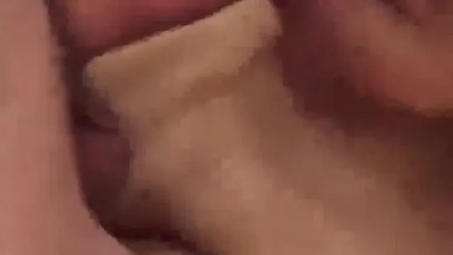 高端车私人贩卖不但人美无毛一线天更让人鸡动操B姿势是真的诱人